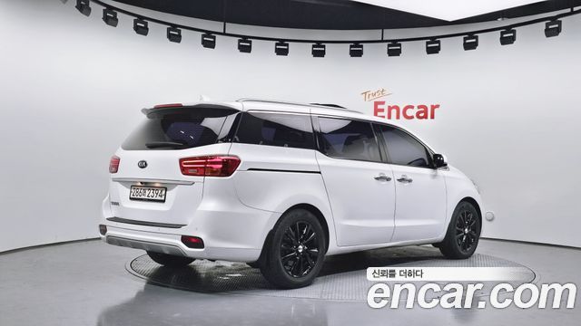 Kia Carnival из Кореи Encar