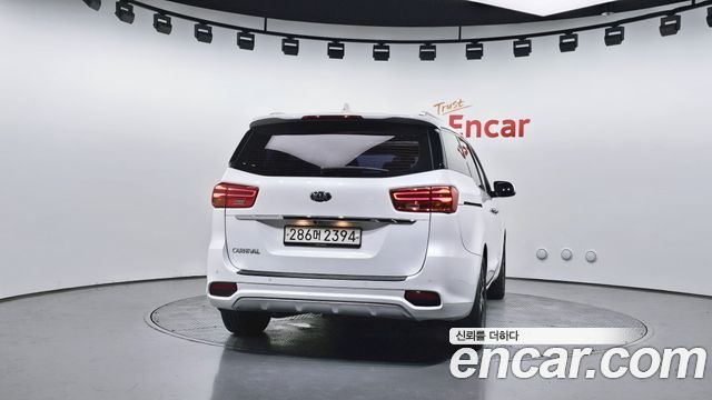 Kia Carnival из Кореи Encar
