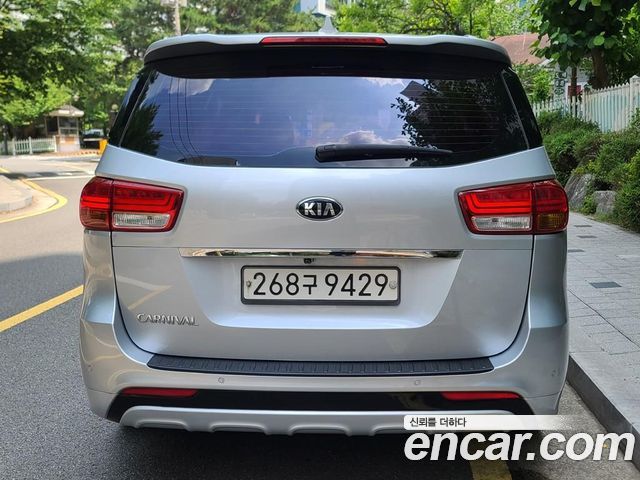 Kia Carnival из Кореи Encar