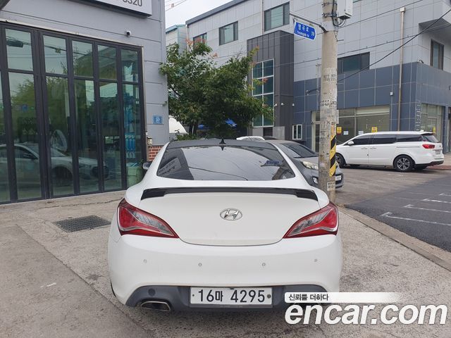 Hyundai Genesis из Кореи Encar