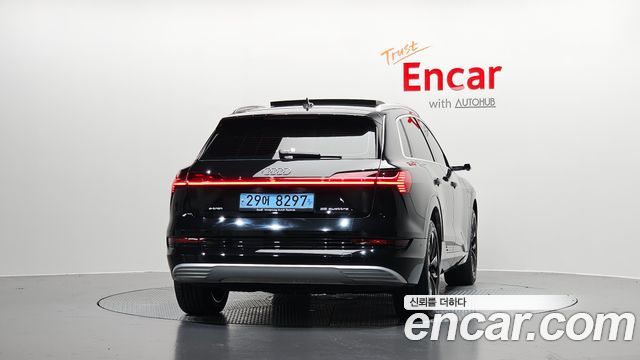Audi e-tron 55 Quattro — пробег 83 891 км — фото 4 из 5