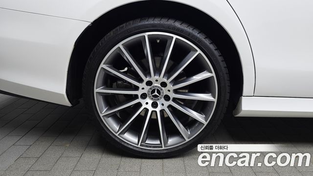 Mercedes-Benz E-Class E350 4MATIC AMG Line — пробег 13 218 км — фото 5 из 5