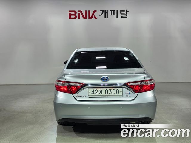 Toyota Camry Hybrid XLE — пробег 160 840 км — фото 5 из 5