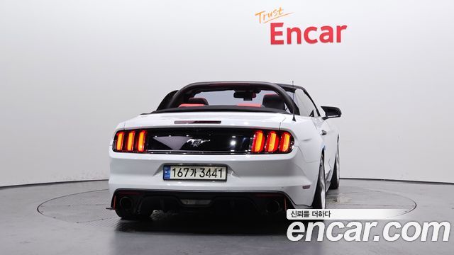 Ford Mustang Convertible — пробег 124 138 км — фото 4 из 5