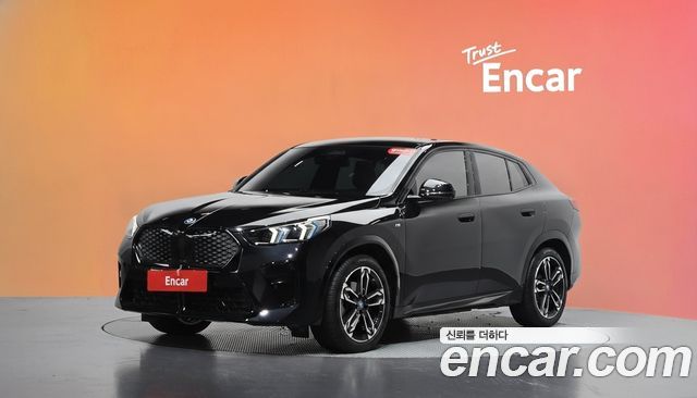 BMW iX2 eDrive 20 M Sport — пробег 7 208 км — фото 1 из 5