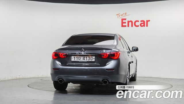 Infiniti Q50 3.5 Hybrid Essence — пробег 70 045 км