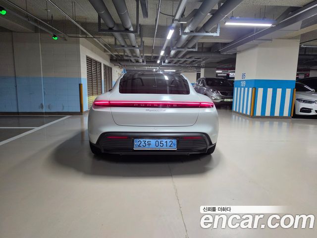 Porsche Taycan 4S — пробег 30 300 км — фото 4 из 5