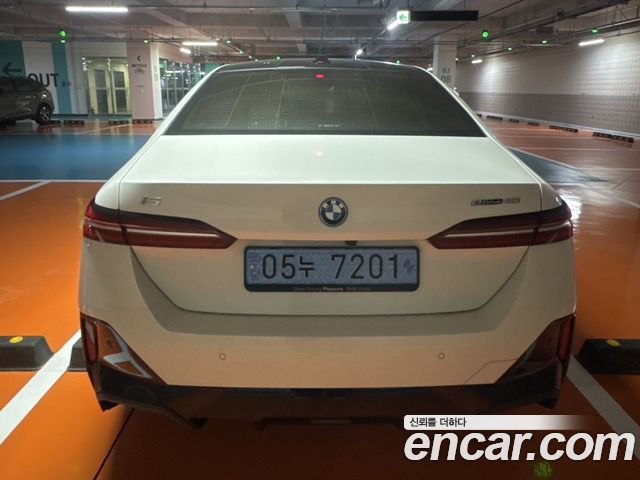 BMW i5 eDrive 40 M Sport — пробег 51 000 км — фото 5 из 5