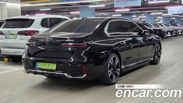 BMW i7 xDrive 60 M sport — пробег 37 550 км — фото 2 из 5