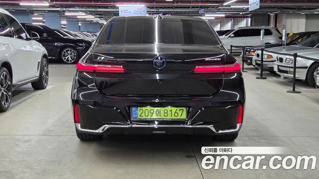 BMW i7 xDrive 60 M sport — пробег 37 550 км — фото 4 из 5