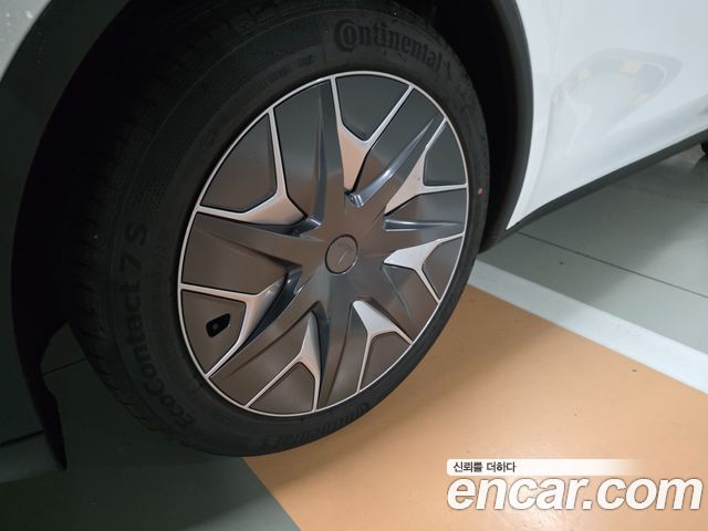 Tesla Model Y L Long Range AWD — пробег 12 км — фото 5 из 5