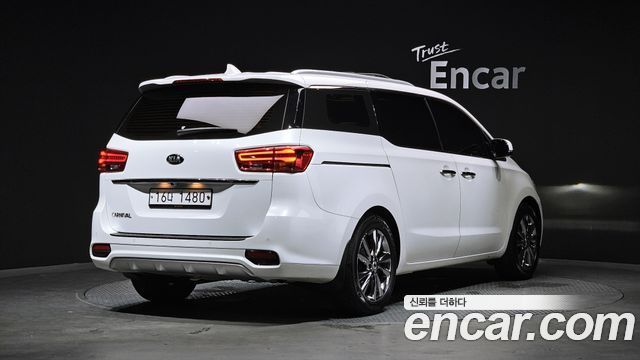 Kia Carnival 9-Seater Noblesse Special — пробег 236 355 км — фото 2 из 5