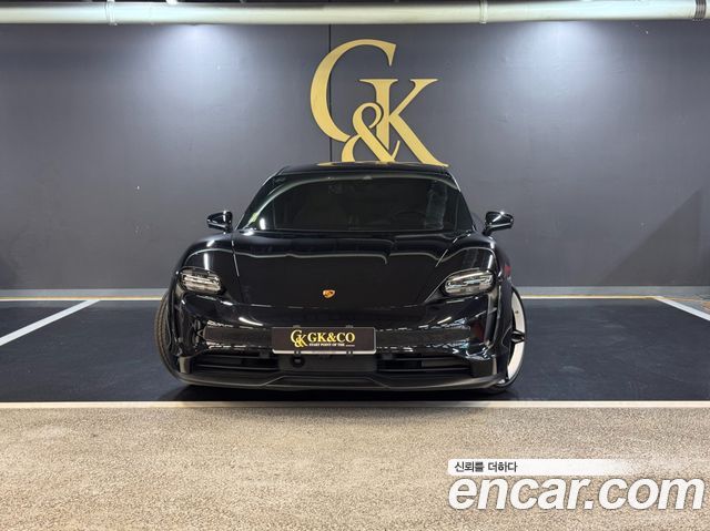 Porsche Taycan Base — пробег 22 400 км — фото 3 из 5