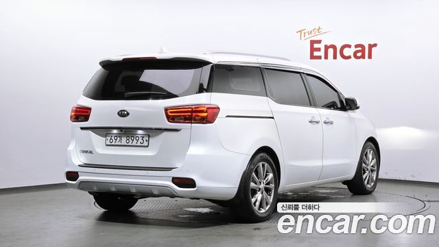 Kia Carnival из Кореи Encar