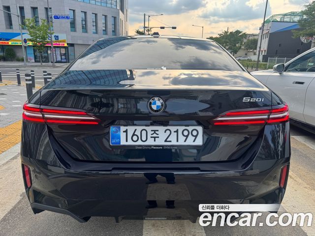 BMW 5-Series 520i M Sport — пробег 1 185 км — фото 4 из 5