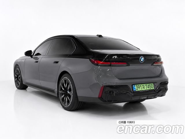 BMW i7 M70 xDrive M Performance — пробег 5 900 км — фото 2 из 5