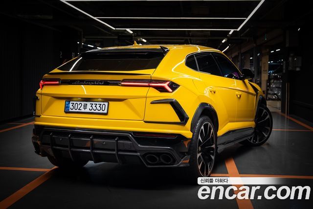 Lamborghini Urus из Кореи Encar