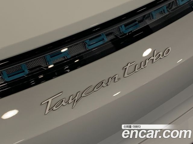 Porsche Taycan Turbo — пробег 47 000 км — фото 4 из 5
