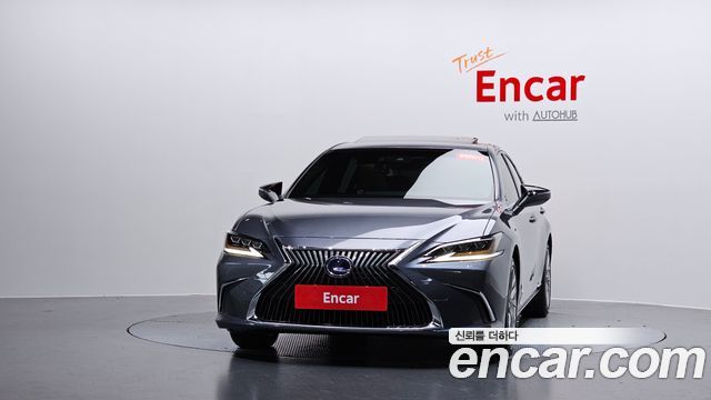 Lexus ES Executive — пробег 24 743 км — фото 3 из 5