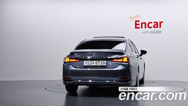 Lexus ES Executive — пробег 24 743 км — фото 4 из 5