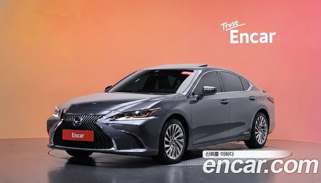 Lexus ES Executive — пробег 24 743 км — фото 1 из 5