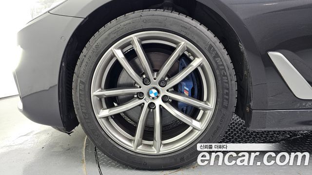 BMW 5-Series 530i xDrive M Sport Package Plus — пробег 114 356 км — фото 5 из 5