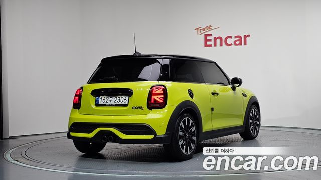 Mini Cooper Classic Third Generation — пробег 24 090 км — фото 2 из 5