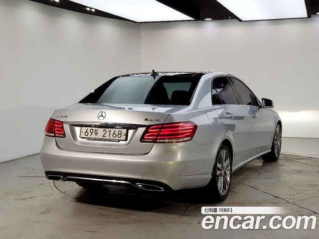 Mercedes-Benz E-Class E300 4MATIC Avantgarde — пробег 127 827 км — фото 4 из 5