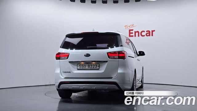 Kia Carnival из Кореи Encar