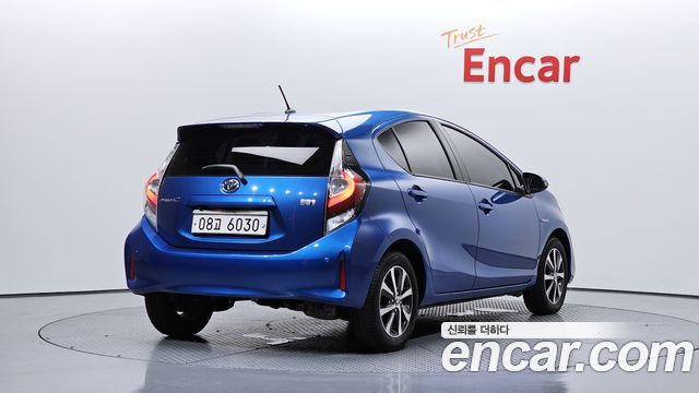 Toyota Prius из Кореи Encar