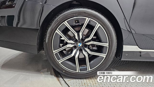 BMW 7-Series 740i xDrive M Sport — пробег 10 841 км — фото 5 из 5