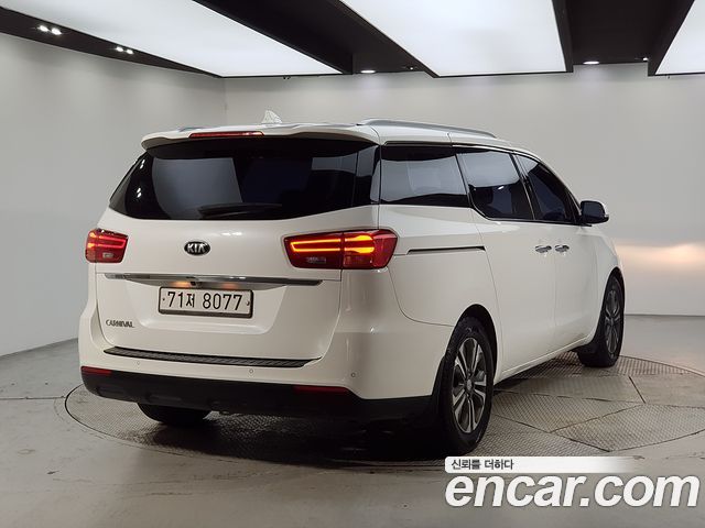 Kia Carnival 11-Seater Prestige — пробег 253 277 км — фото 2 из 5