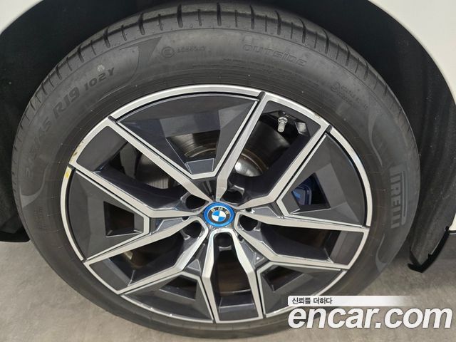 BMW i5 eDrive 40 M Sport — пробег 23 244 км — фото 5 из 5