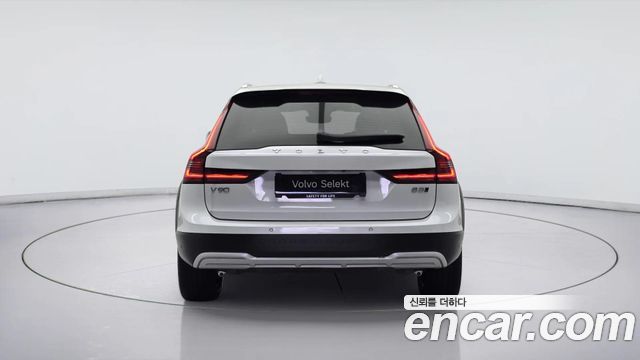 Volvo V90 B5 Ultra AWD — пробег 5 681 км — фото 5 из 5