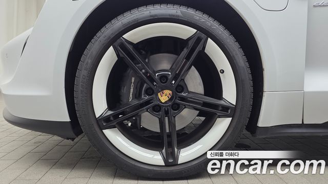 Porsche Taycan из Кореи Encar