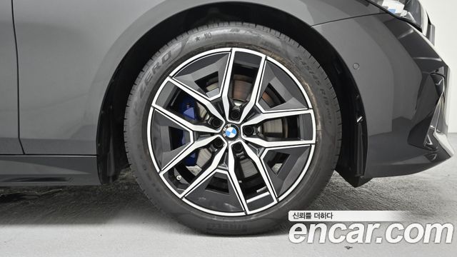 BMW 5-Series 520i M Sport — пробег 27 710 км — фото 5 из 5