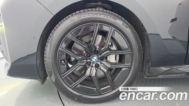 BMW i7 из Кореи Encar