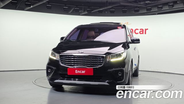Kia Carnival 9-Seater Luxury — пробег 230 393 км — фото 3 из 5