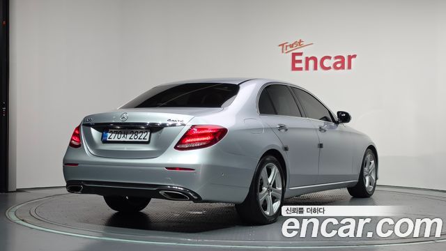 Mercedes-Benz E-Class из Кореи Encar