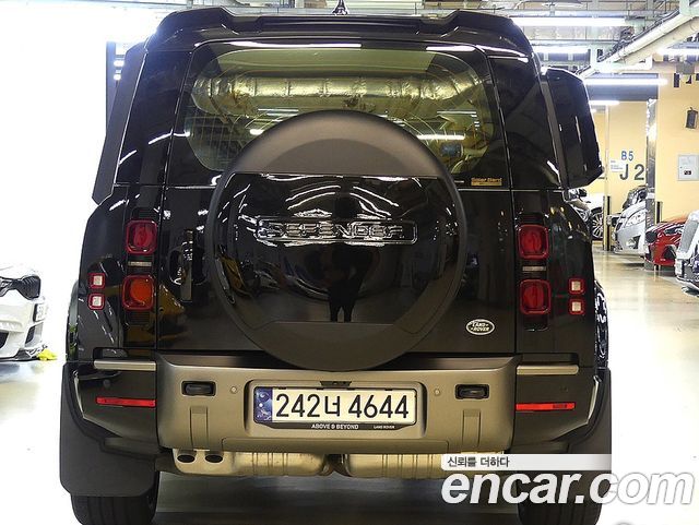 Land Rover Defender 130 D300 X-Dynamic HSE — пробег 10 916 км — фото 5 из 5