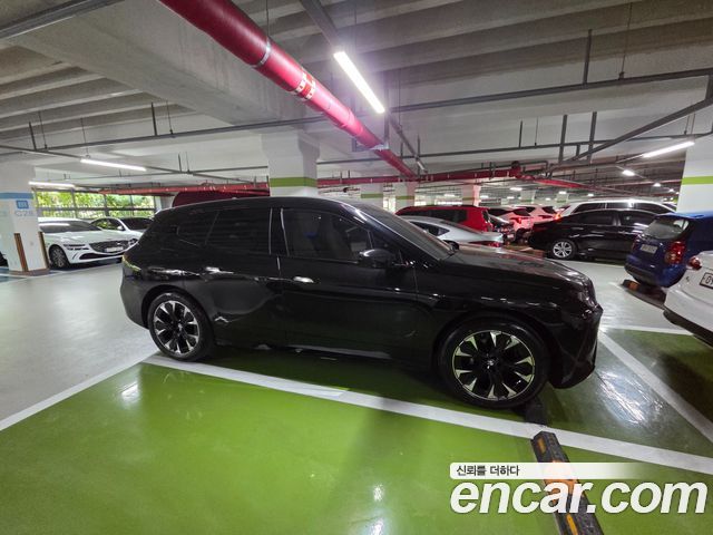 BMW iX xDrive45 M Sport First Edition — пробег 4 000 км — фото 2 из 5