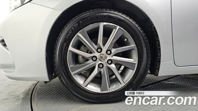 Lexus ES из Кореи Encar