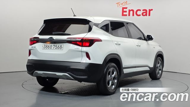 Kia Seltos из Кореи Encar