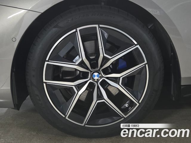 BMW 5-Series 523d M Sport — пробег 7351 км