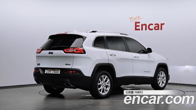 Jeep Cherokee 2.0 Diesel Longitude AWD — пробег 78 731 км — фото 2 из 5