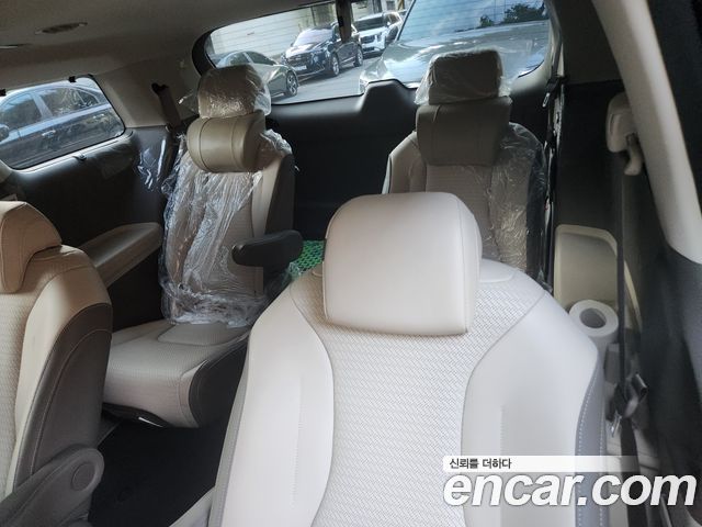 Kia Carnival Diesel 9-Seater Gravity — пробег 27700 км