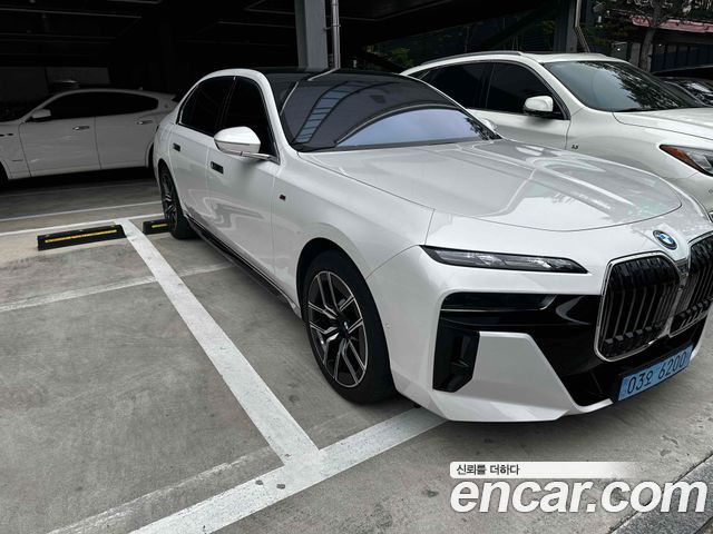 BMW i7 eDrive 50 M Sport — пробег 33400 км