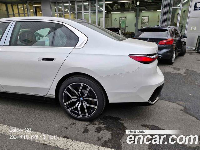 BMW i7 eDrive 50 M Sport — пробег 33400 км