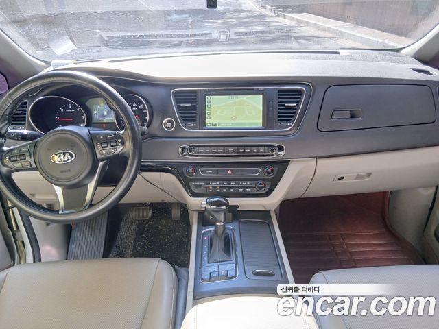 Kia Carnival 11-seater Luxury — пробег 163000 км