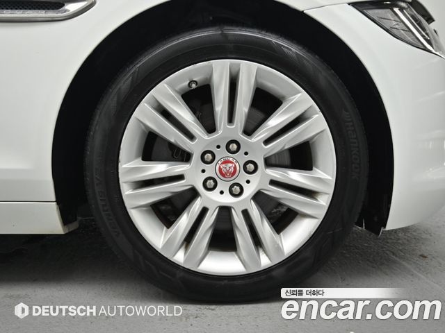 Jaguar XF 20d Portfolio — пробег 179200 км